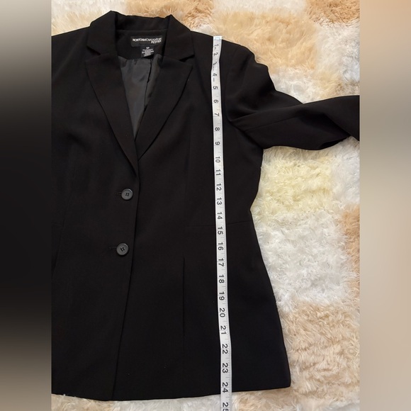 ‼️ Sale ‼️ Norton McNaughton Women's Black Blazer and Skirt Set - Picture 3 of 15